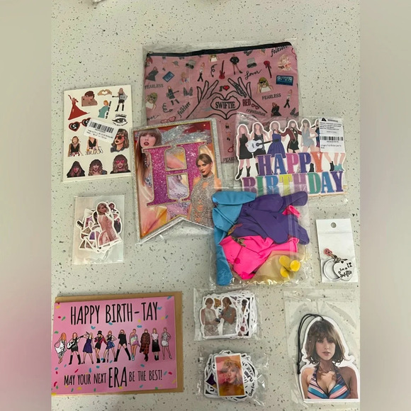 Taylor Swift Eras Birthday Card Bag Balloon Banner Keychain Bundle Gift Set New - Picture 1 of 2